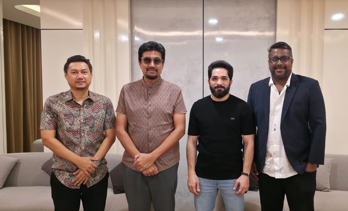 Abdulrahman Suud with Malaysian industry partners